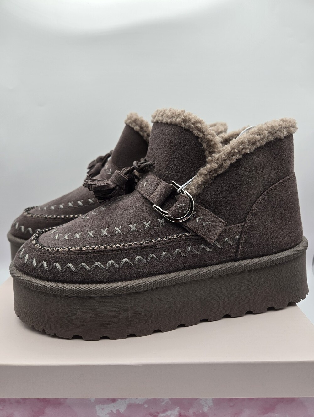 NEW Olivia & Kate Setton Gray Chunky Platform Embroidered Ankle Boots Size 10